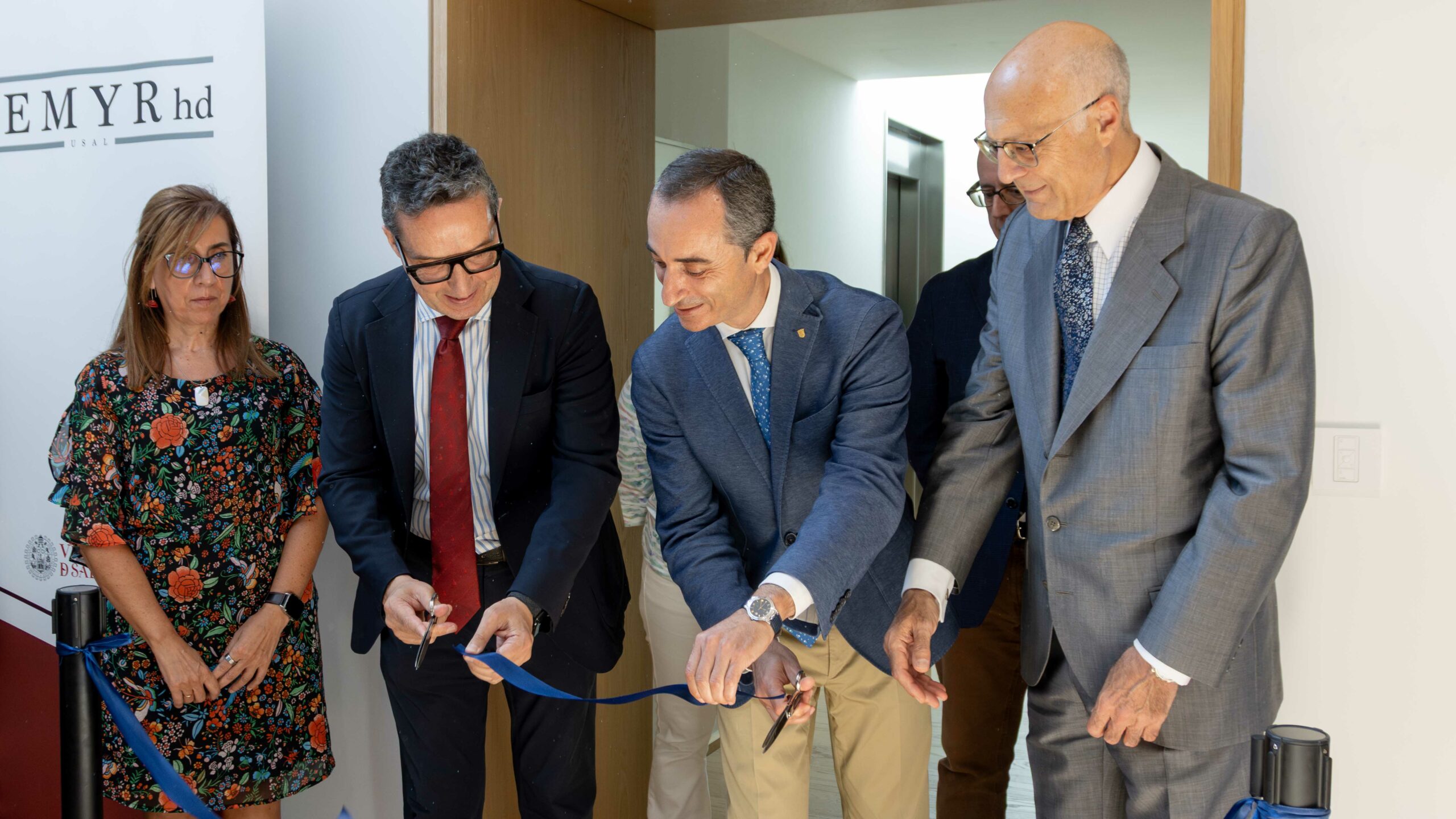 El rector inaugura la biblioteca del Instituto de Estudios Medievales y Renacentistas y de Humanidades Digitales